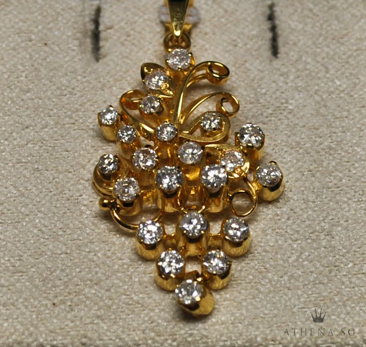 18K GRAPE DESIGN DIAMOND PENDANT D22-0.70CTS 3.78G - Image 3