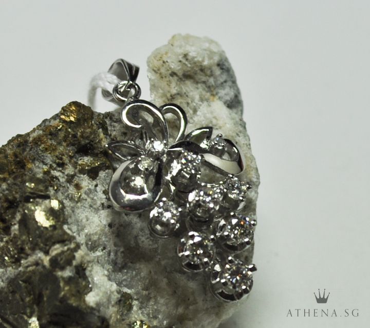 9K WG GRAPE DESIGN DIAMOND PENDANT D11-0.30CTS 2.44G - Image 3