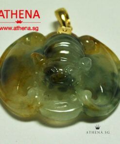 TYPE "A" JADE WITH 916 YG BAT DESIGN PENDANT 9.46G (WITH CERT)