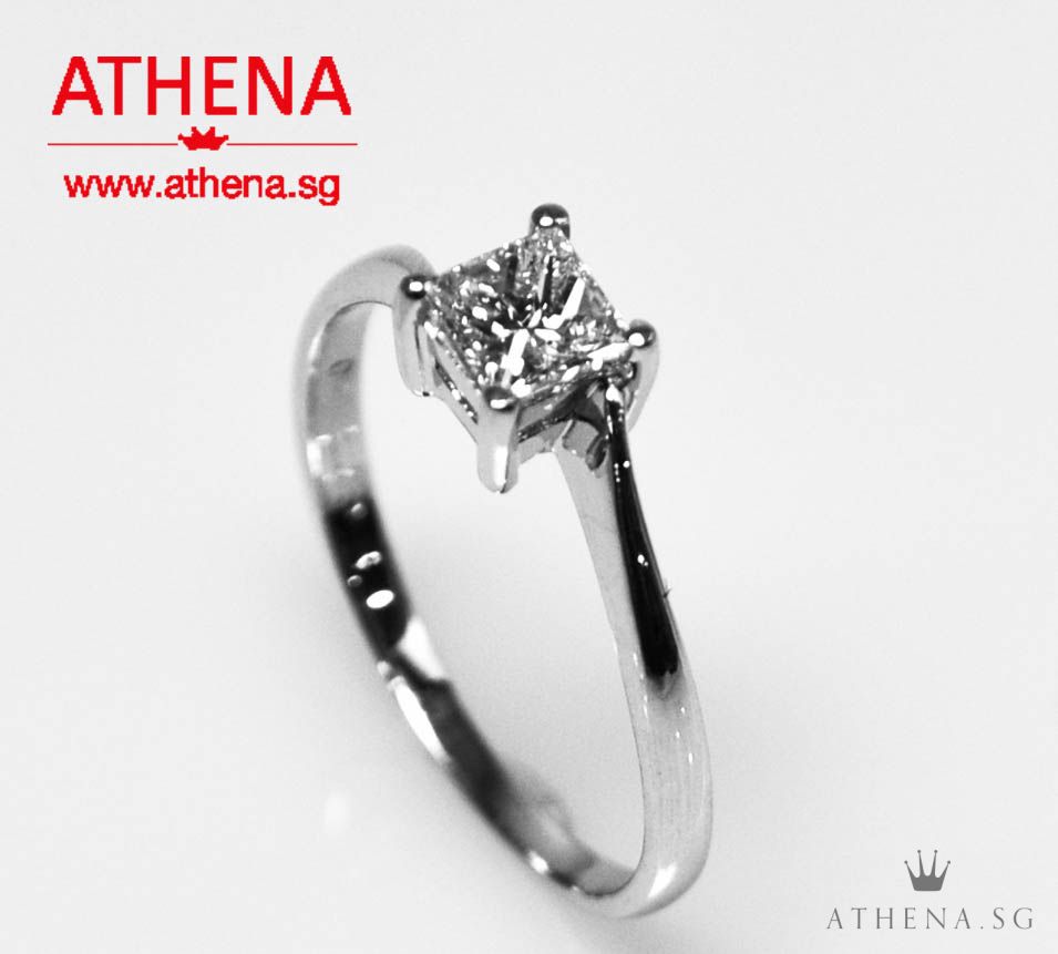18K WG PRINCESS CUT DIAMOND RING D1-0.40CTS 1.78G (SIZE 12.5) (FROM GOLD HEART JEWELLERY) - Image 2
