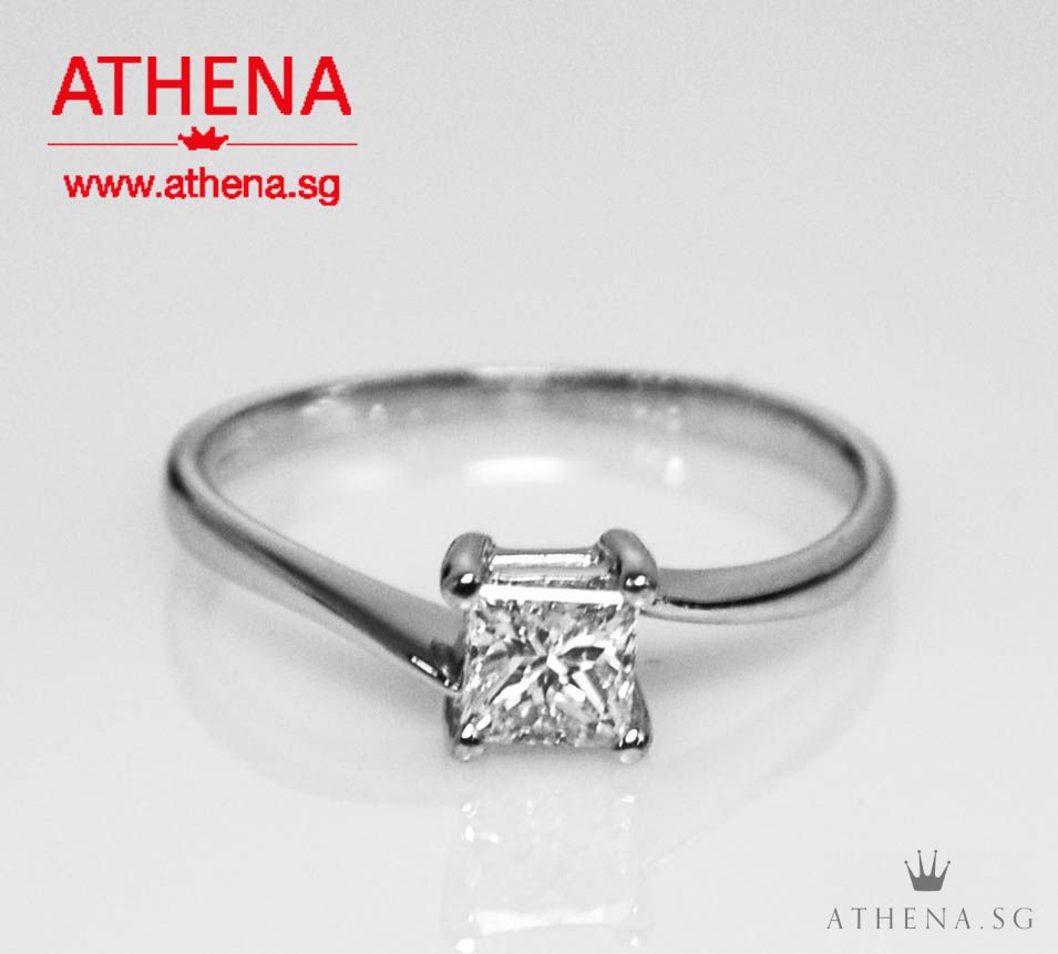 18K WG PRINCESS CUT DIAMOND RING D1-0.40CTS 1.78G (SIZE 12.5) (FROM GOLD HEART JEWELLERY)