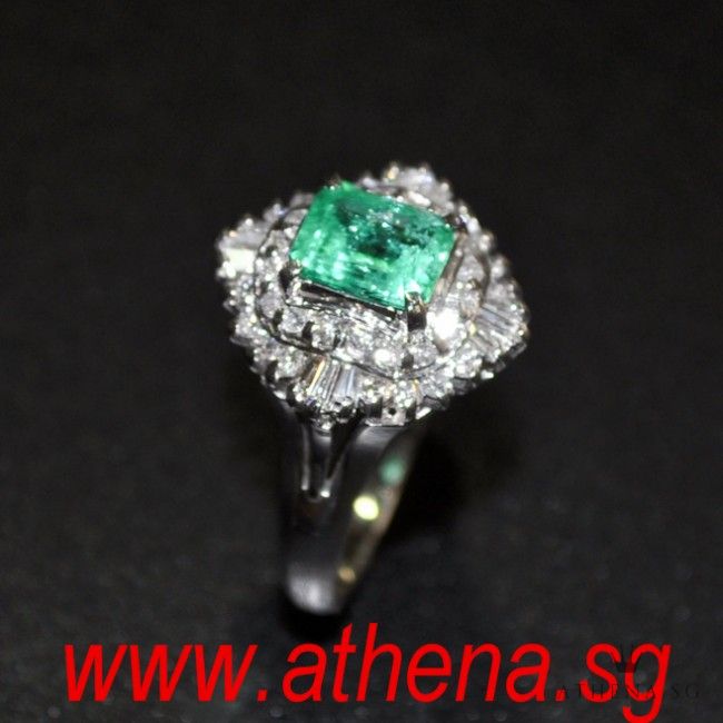PT900 WG EMERALD RING WITH DIAMOND D-0.68CTS 6.69G (WITH CERT) - Image 2