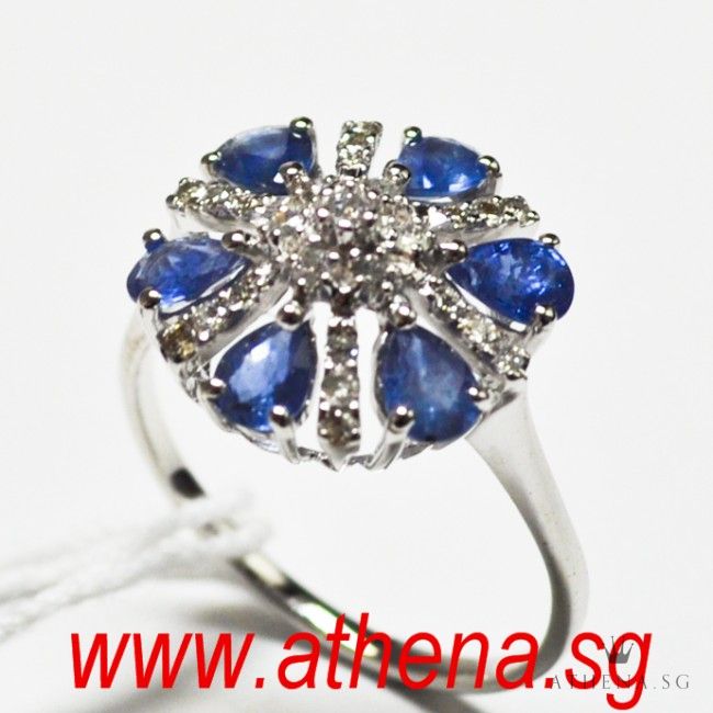 18K WG BLUE SAPPHIRE RING WITH DIAMOND D25-0.25CTS 2.15G (SIZE 9) - Image 2