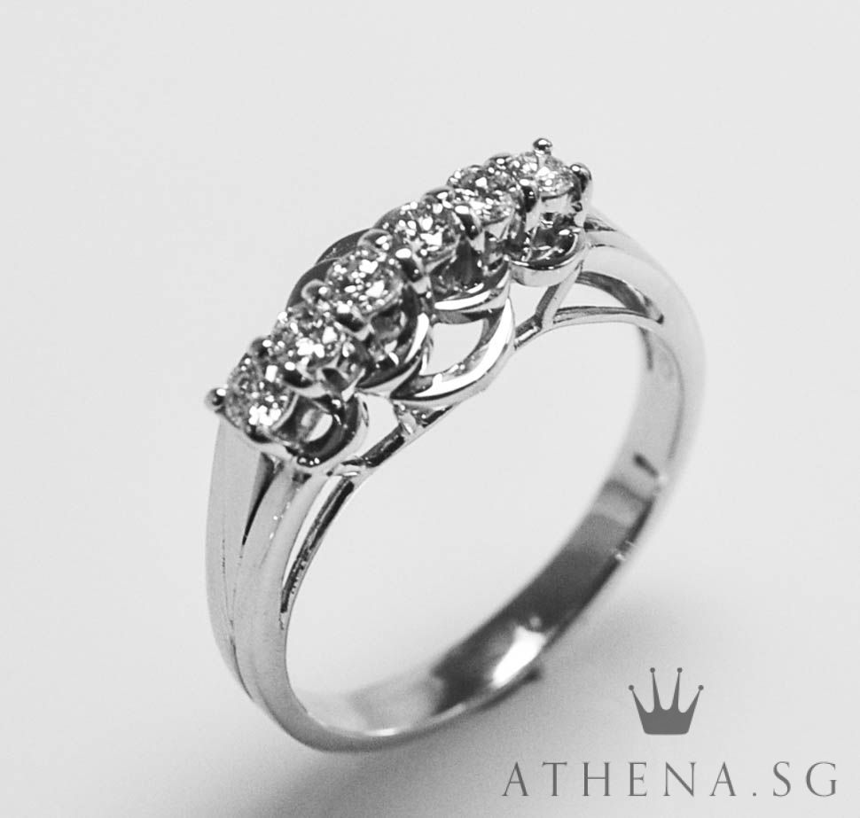 18K WG DIAMOND RING D6-0.30CTS 3.38G (SIZE 15)