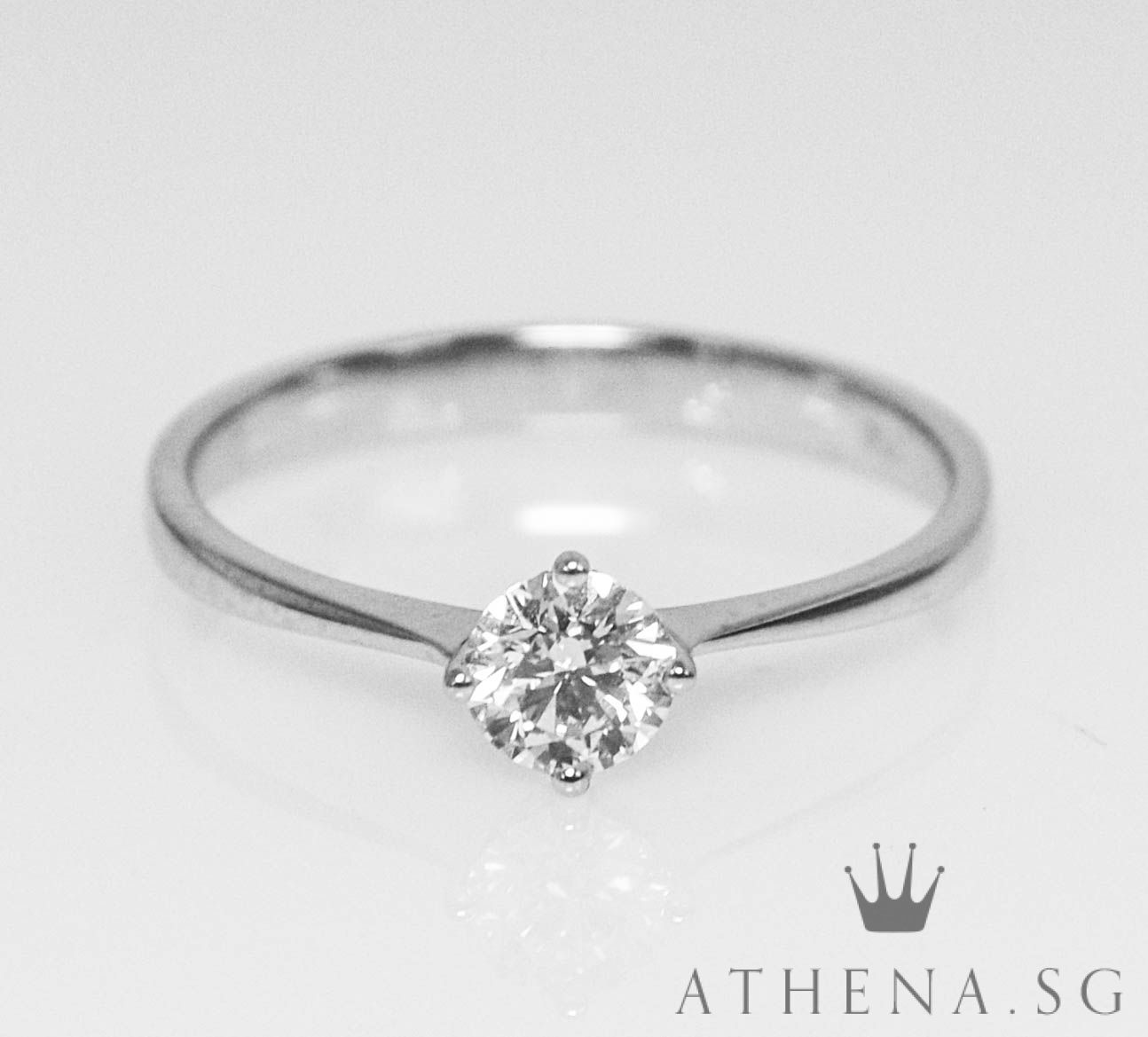 18K WG SOLITAIRE DIAMOND RING D1-0.40CTS 2.16G (SIZE 17)