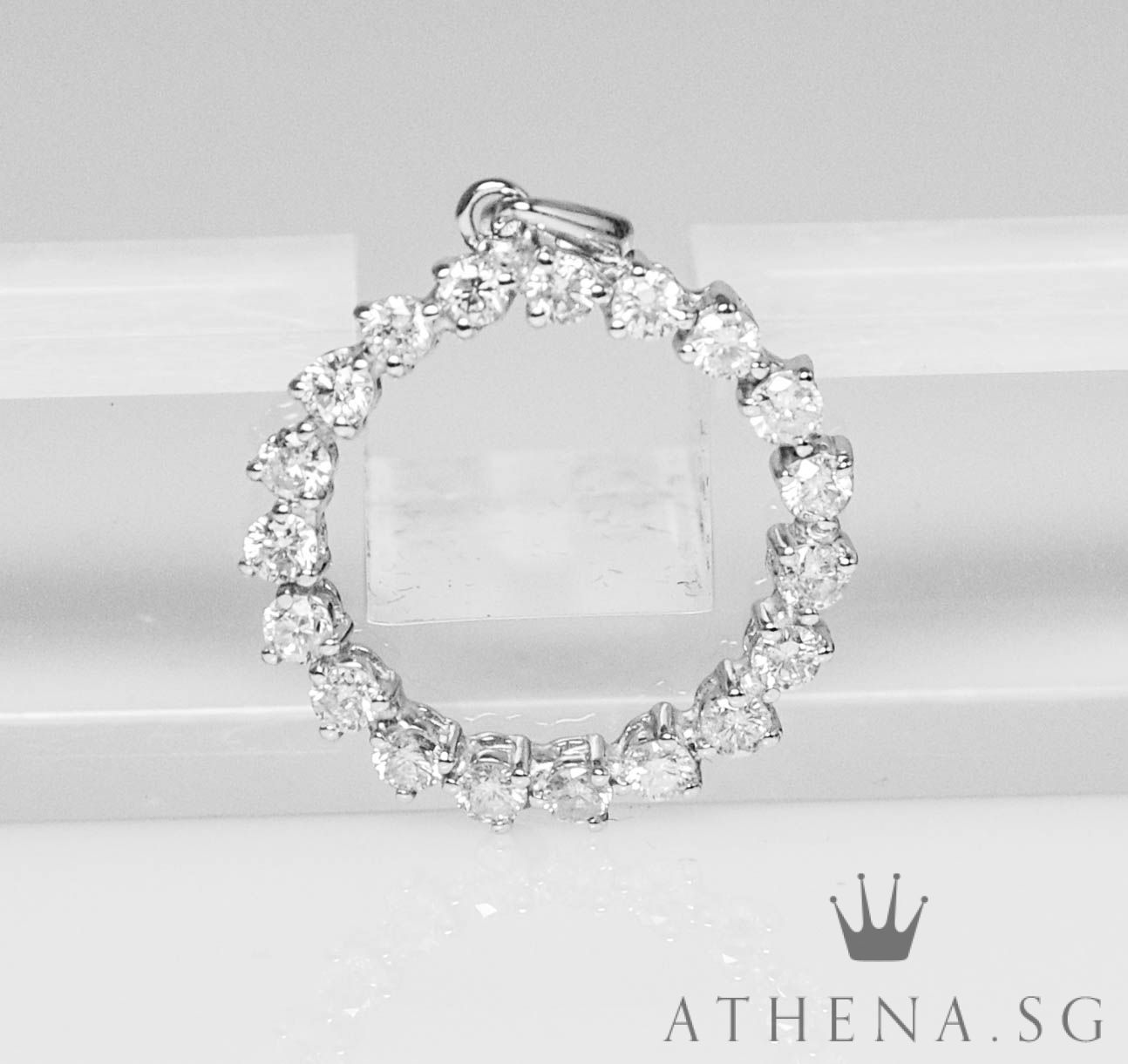 18K WG ROUND DESIGN DIAMOND PENDANT D19-1.00CTS 2.21G (DIAMETER 2CM)