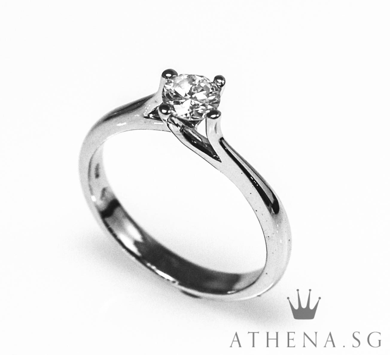 18K WG SOLITAIRE DIAMOND RING D1-0.34CTS 3.04G (SIZE 11)