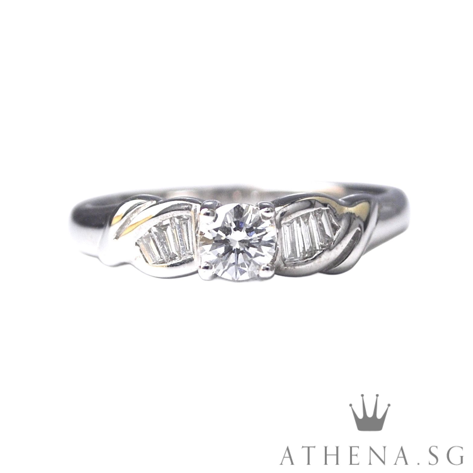 18K WG FANCY DESIGN DIAMOND RING D1-0.25CTS TD6-0.12CTS 3.10G (SIZE 14)