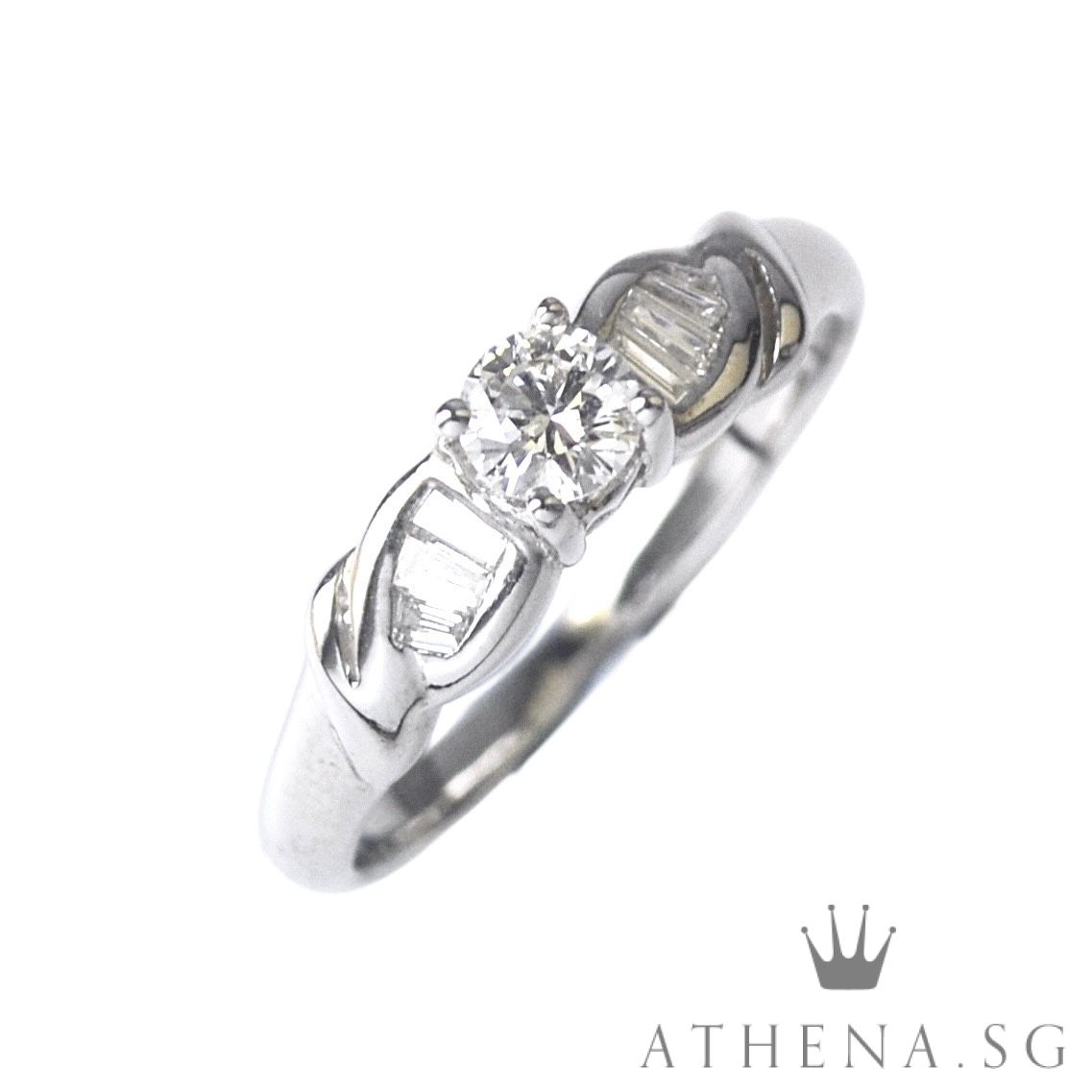 18K WG FANCY DESIGN DIAMOND RING D1-0.25CTS TD6-0.12CTS 3.10G (SIZE 14) - Image 5