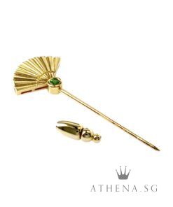18K YG ANTIQUE DESIGN FAN STICK PIN WITH EMERALD 3.16G