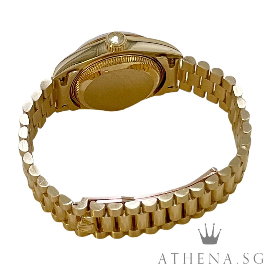 ROLEX 18K YELLOW GOLD LADIES DATEJUST 26MM "W" SERIES "CHAMPAGNE DIAMOND WITH RUBY DIAL" WITH BOX & CERT DATED (10/1996) 69178 - Image 3